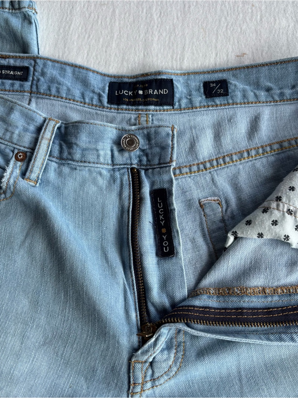 Lucky Brand Women’sLight Blue Slim Straight Jeans